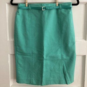 High-waisted skirt with belt